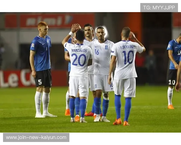 足坛奇迹！超强控球大师花式戏耍四名后卫，震撼全场引爆热潮