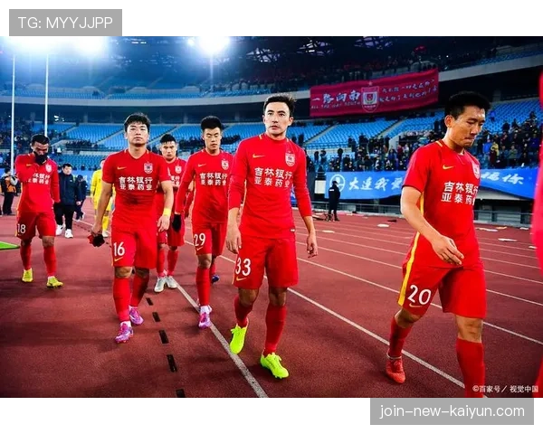 球员赛前替补名单提交平台维护窗口与公告机制，球队替补